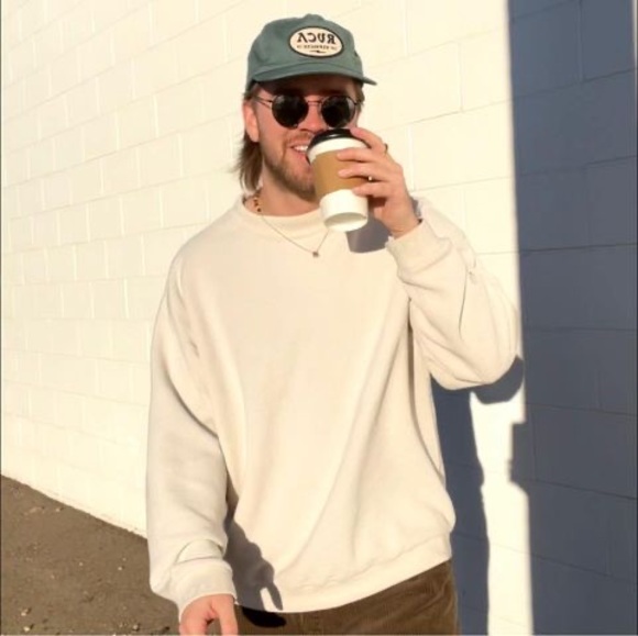 Meet your Posher, Logan - Picture 1 of 1